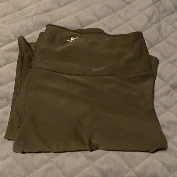 Nike size medium DRI/FIT exercise pants - Picture 7 of 7